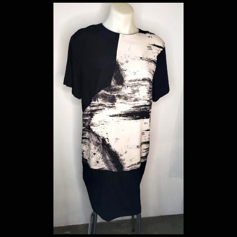 Black + White obakki Dress Abstract w/ Colour Block + Short Sleeve